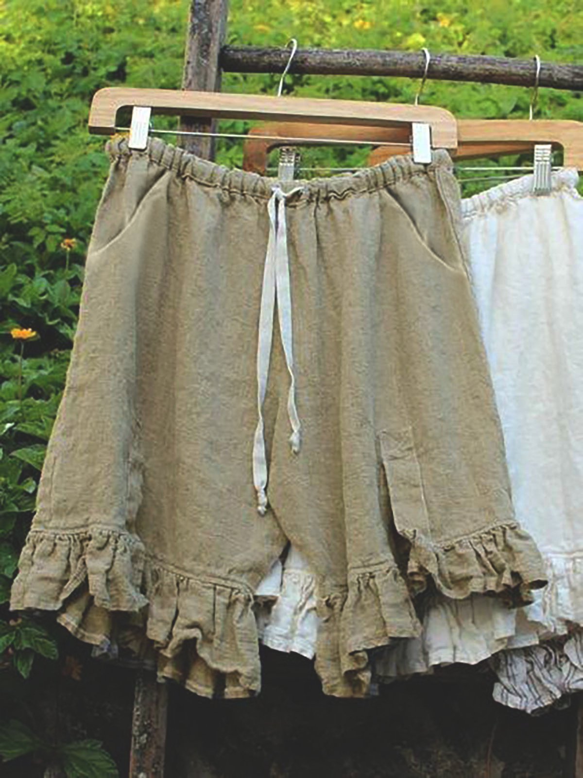 Women Folds Elastic Waistband Shorts Shorts with Pockets