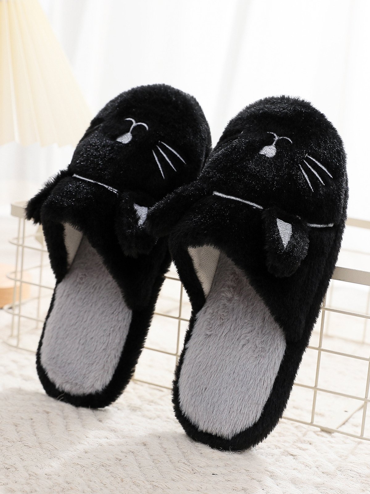 Cartoon Cat Design Embroidery Slip-on Fluffy Home Slippers