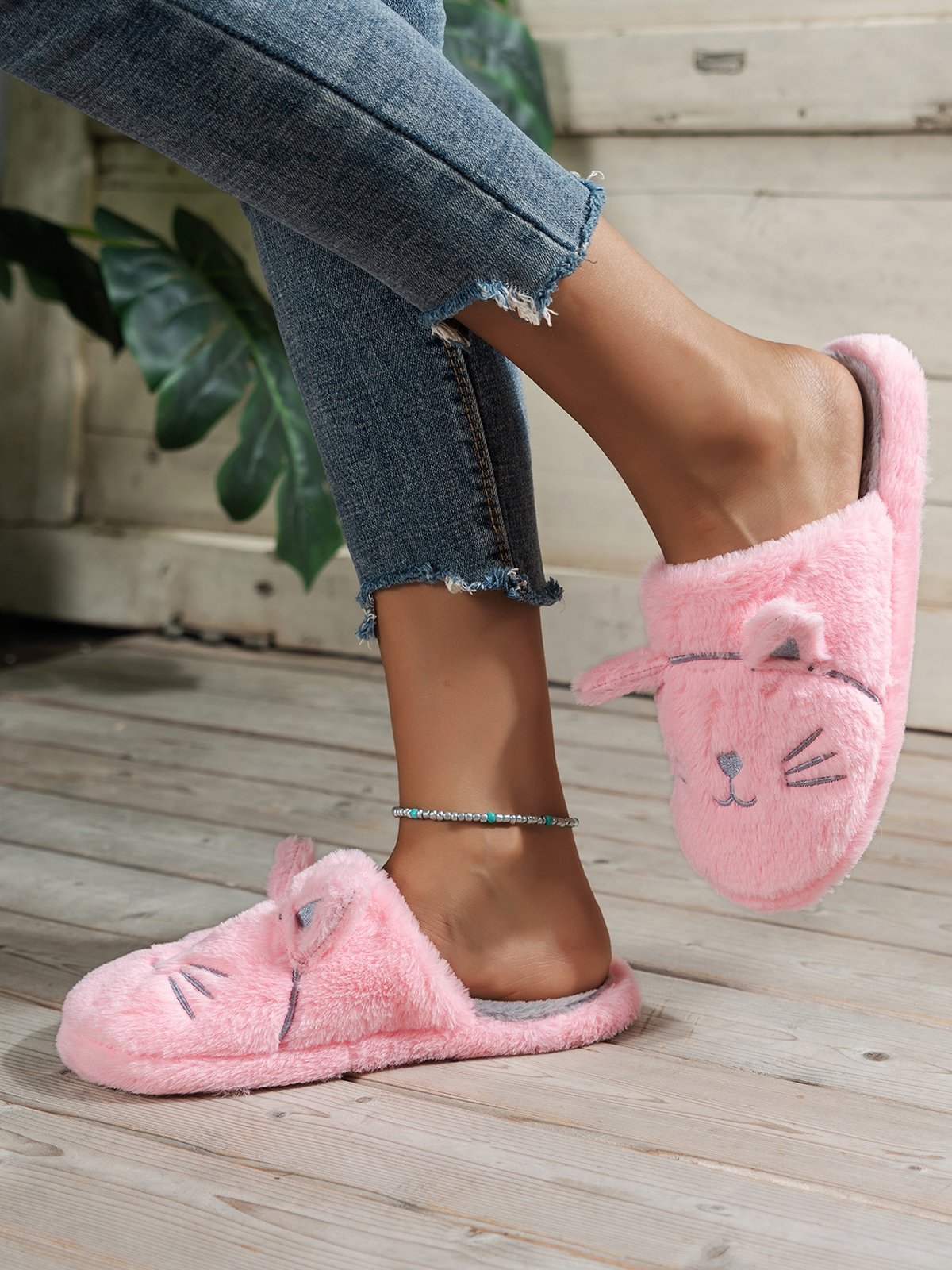Cartoon Cat Design Embroidery Slip-on Fluffy Home Slippers