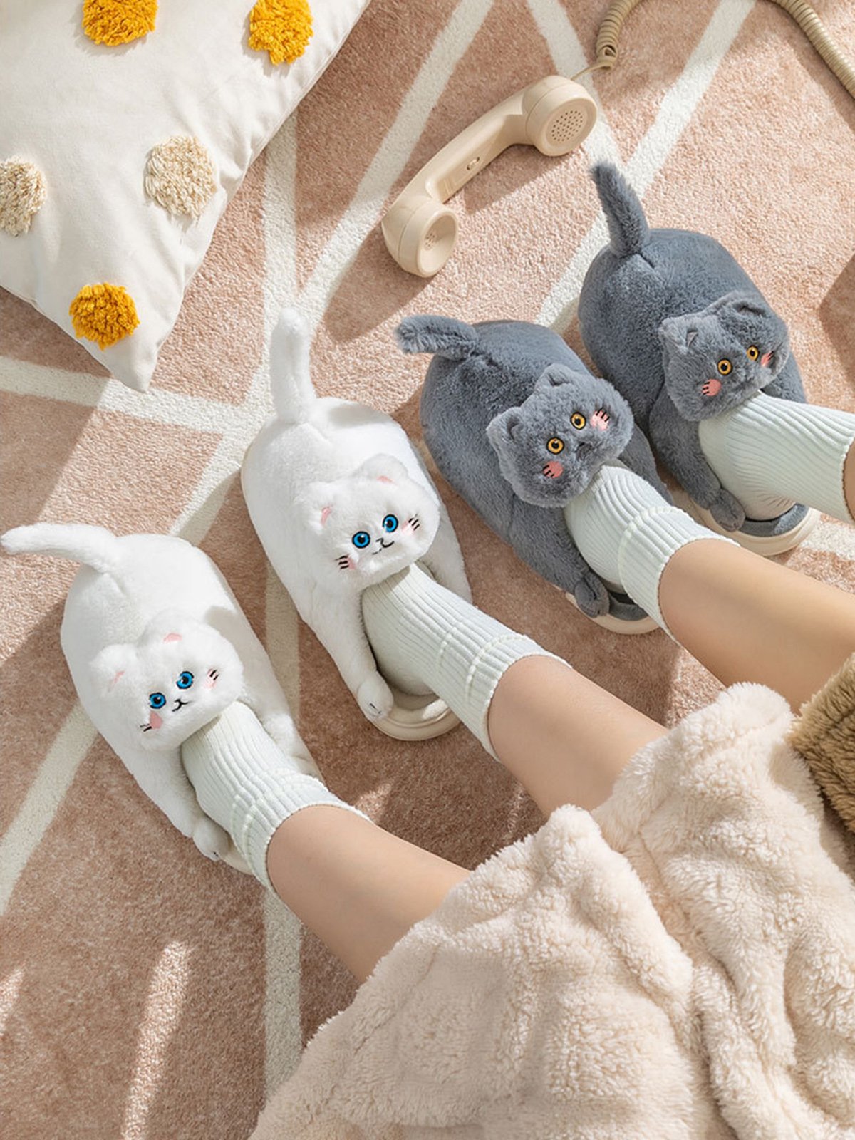 Casual Cartoon Cat Embroidery Fleece Fluffy Slippers