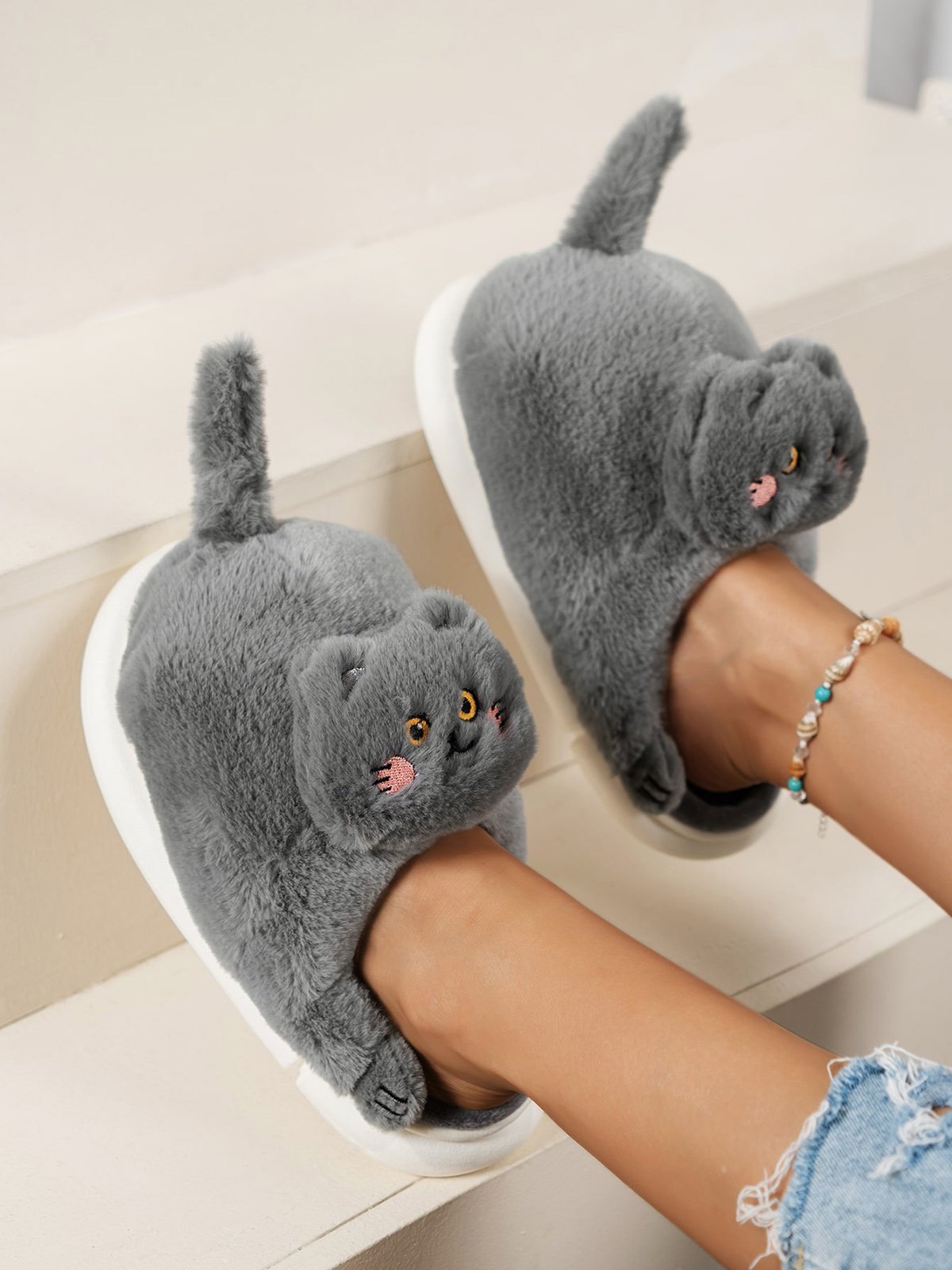 Casual Cartoon Cat Embroidery Fleece Fluffy Slippers