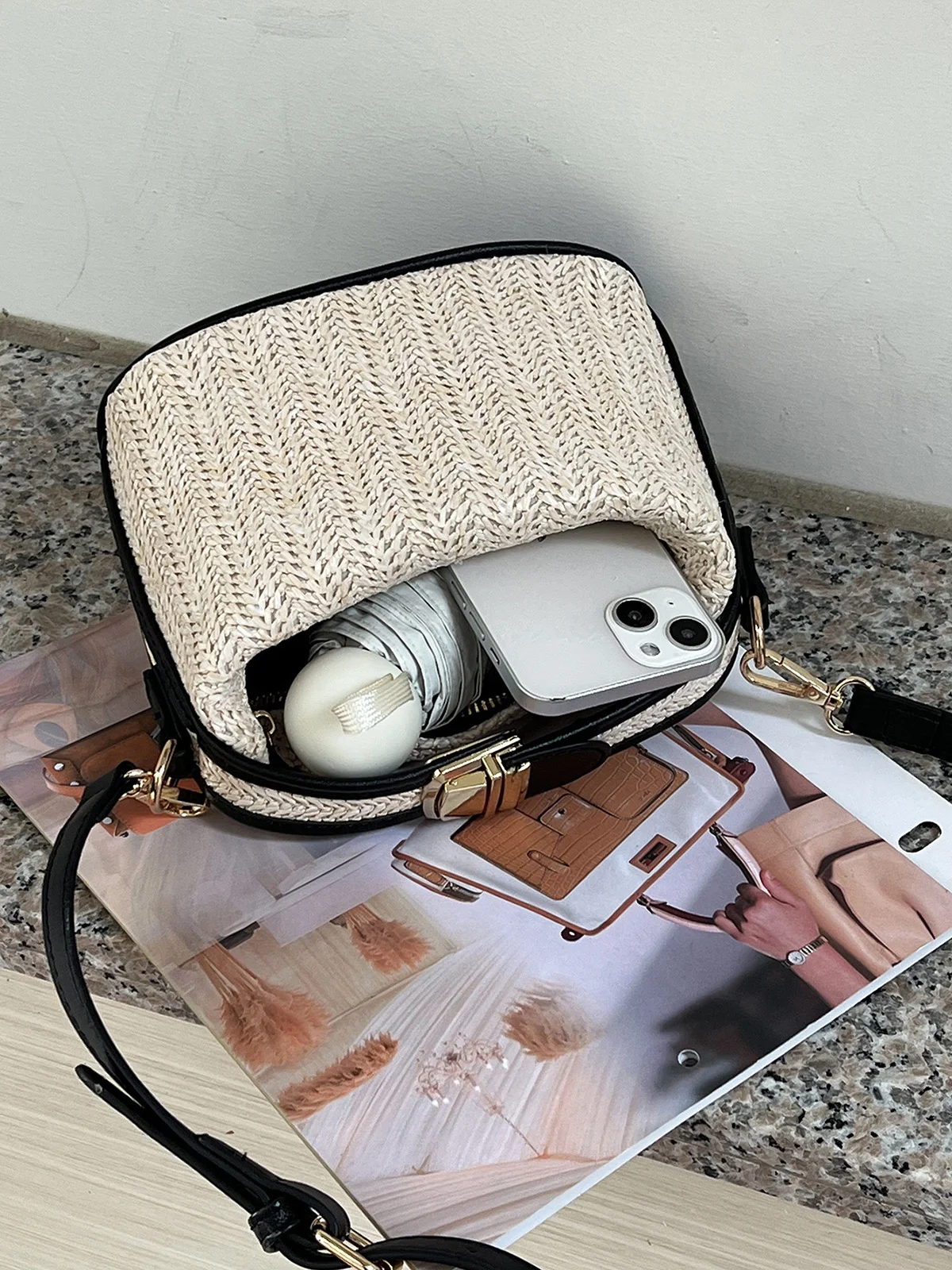 Minimalist Mini Straw Bag Vacation Handbag with Crossbody Strap