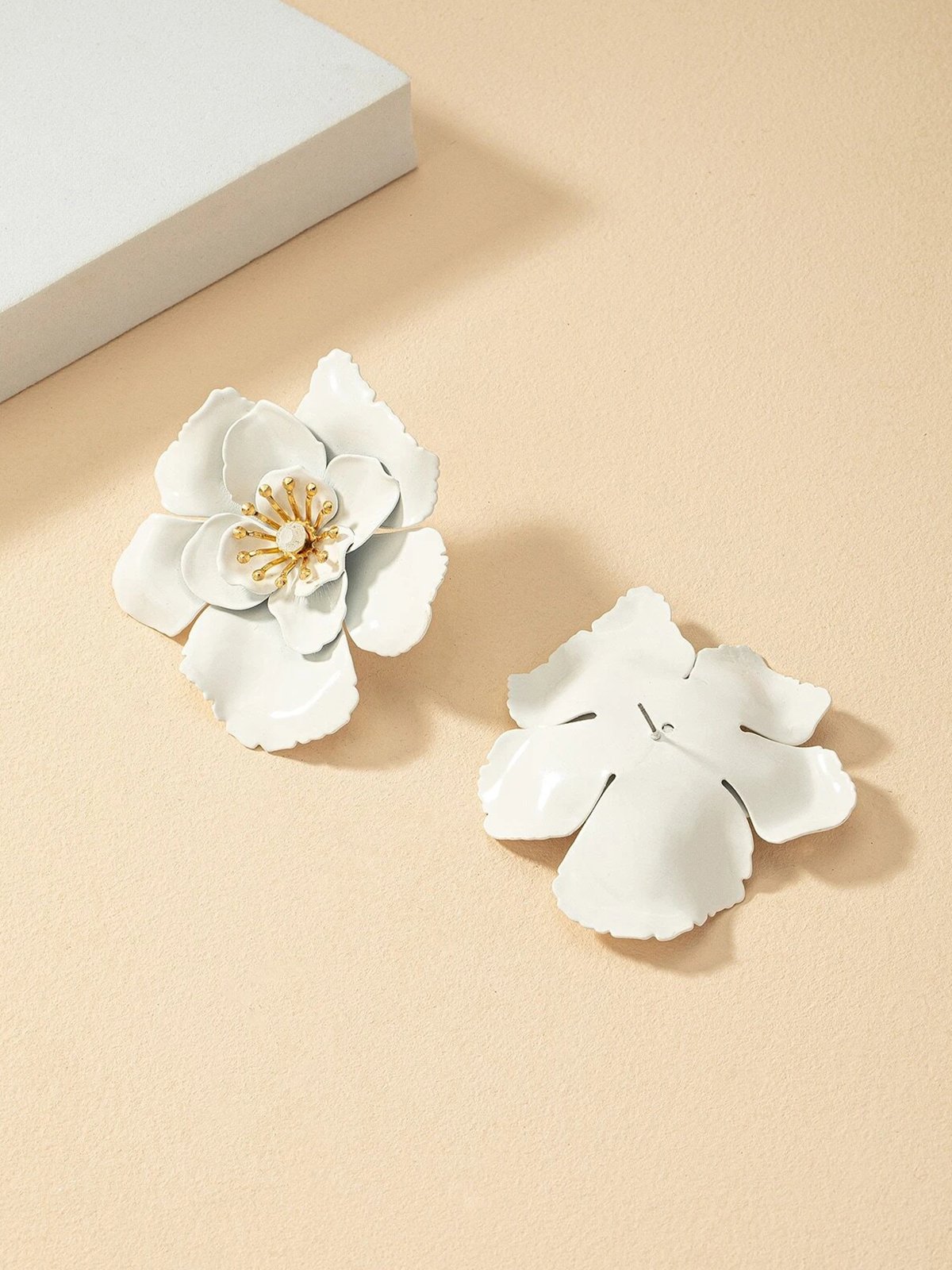 1pair Elegant Flower Rhinestone Stud Earrings