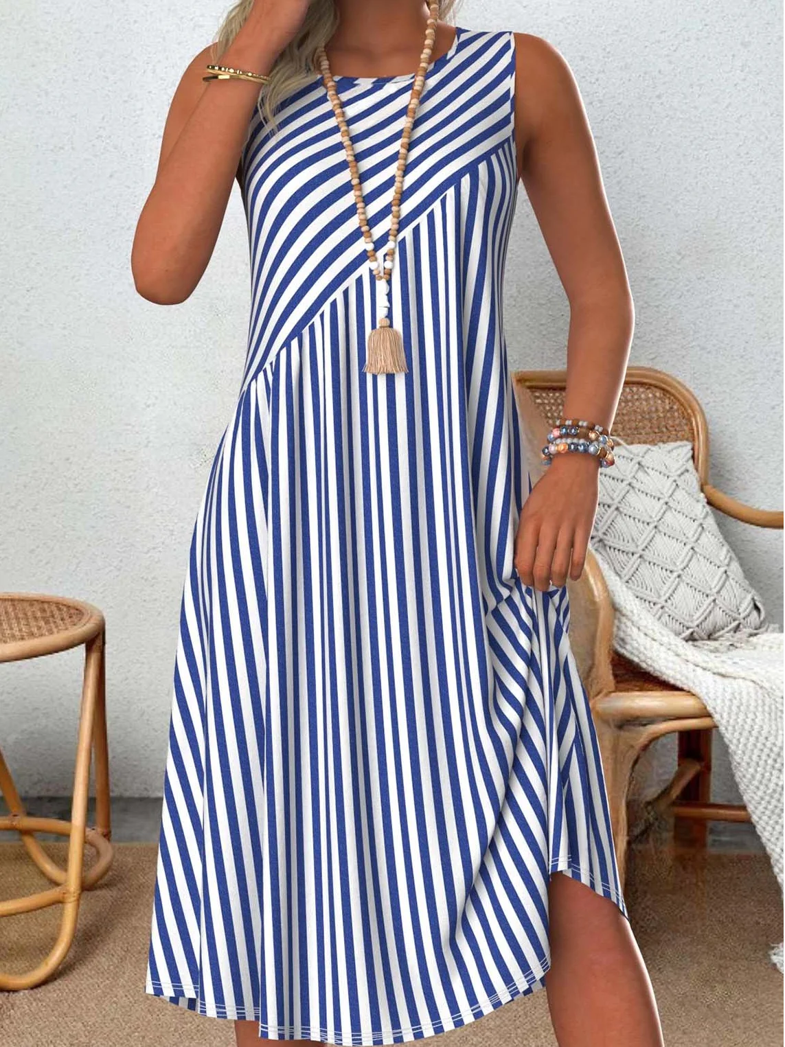 Striped Loose Simple Crew Neck Dress With No