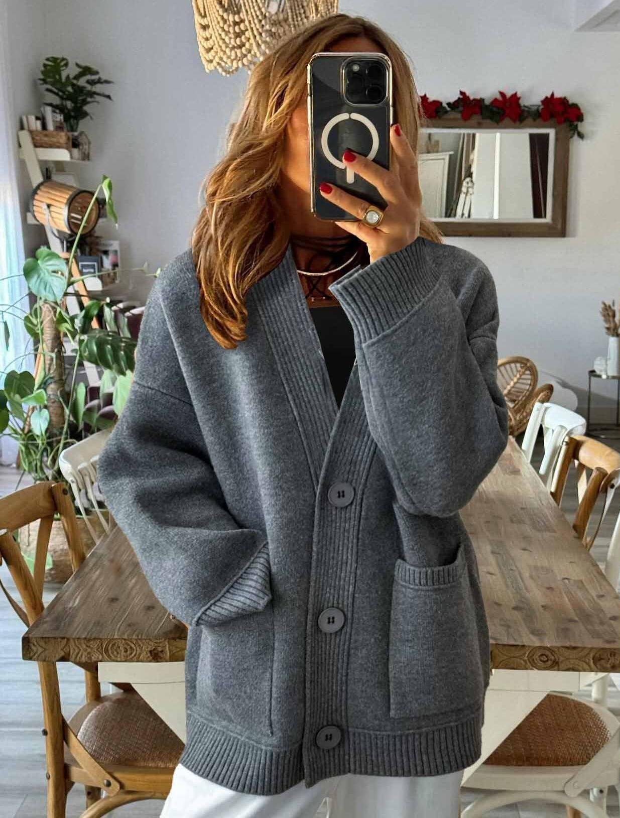 Women's Solid Color Autumn And Winter Thick Retro Sweater Long Sleeve Pocket Cardigan