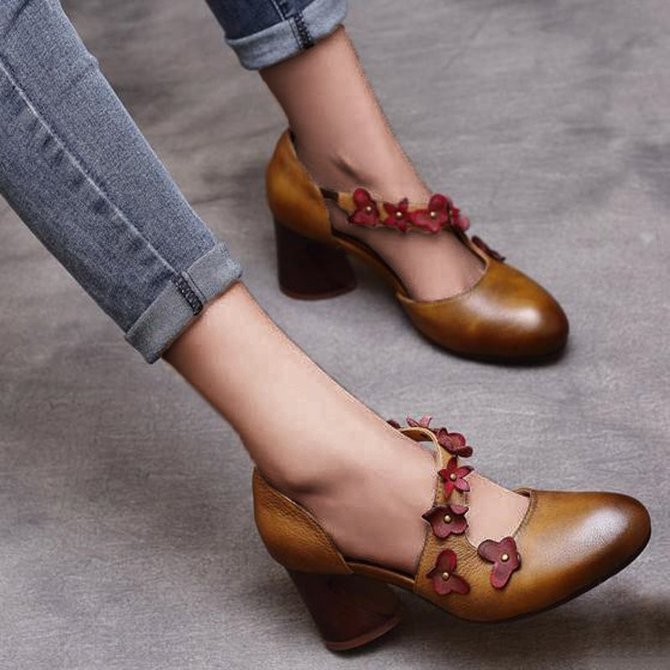 round toe chunky heel shoes