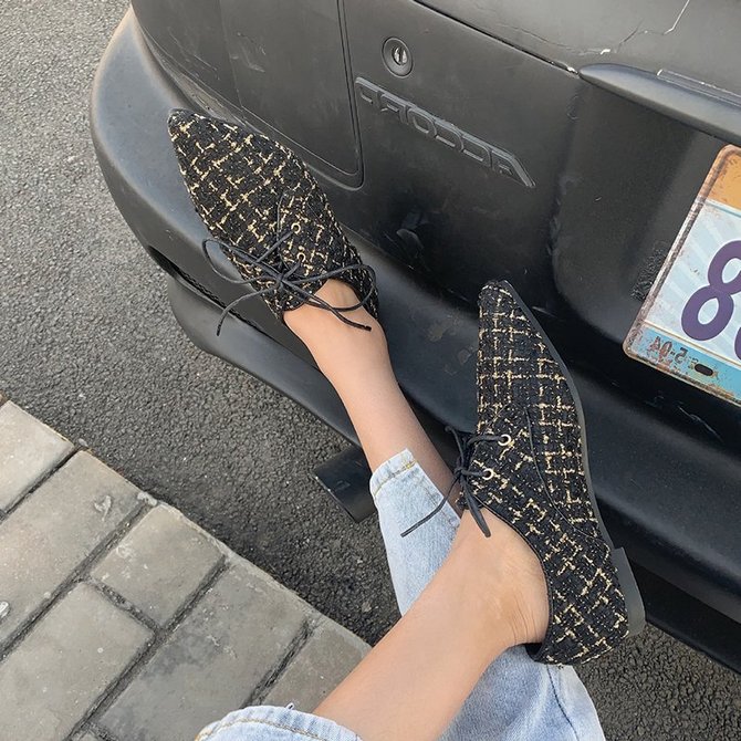 pointed toe lace up flats
